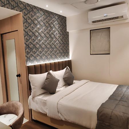 Maxxvalue Hotel Midc - Andheri Bombay Exterior foto